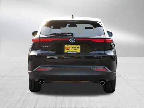 2023 Toyota Venza LE