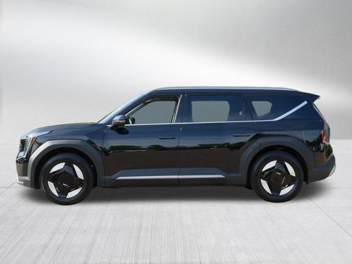 Aurora Black Pearl 2024 Kia EV9 Wind