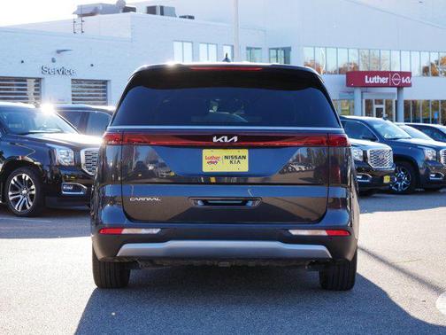 2024 Kia Carnival EX