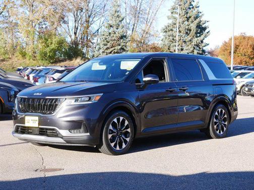 2024 Kia Carnival EX