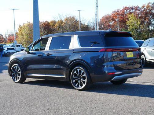 2024 Kia Carnival EX