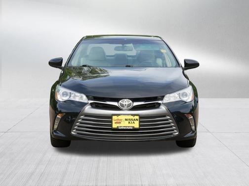 Midnight Black Metallic 2016 Toyota Camry XLE