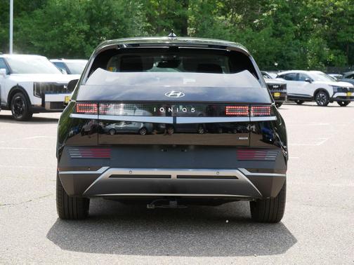 Abyss Black 2024 Hyundai IONIQ 5 SEL