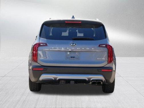 Everlasting Silver 2020 Kia Telluride EX
