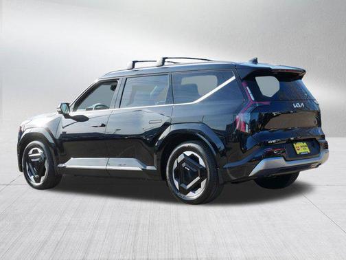 Aurora Black Pearl 2024 Kia EV9 Land