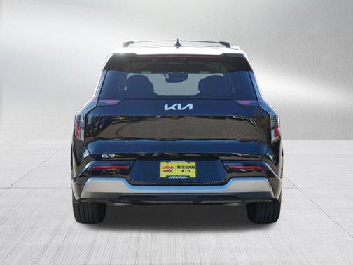 Aurora Black Pearl 2024 Kia EV9 Land