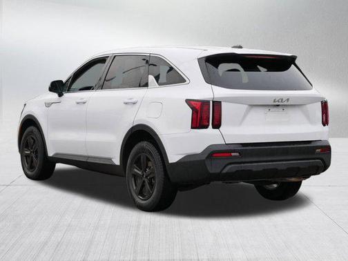 2022 Kia Sorento LX