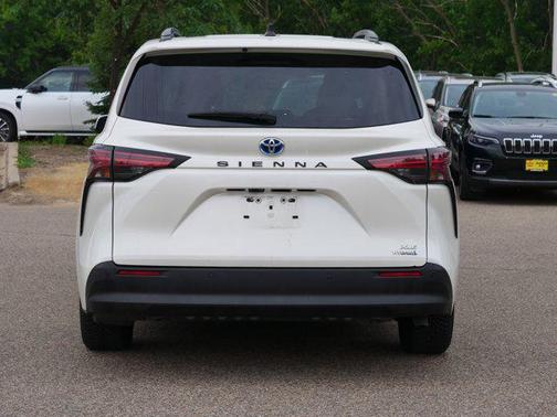 2021 Toyota Sienna XLE 7 Passenger