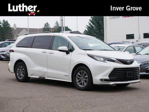 2021 Toyota Sienna XLE 7 Passenger