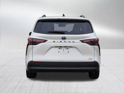 2021 Toyota Sienna XLE 7 Passenger