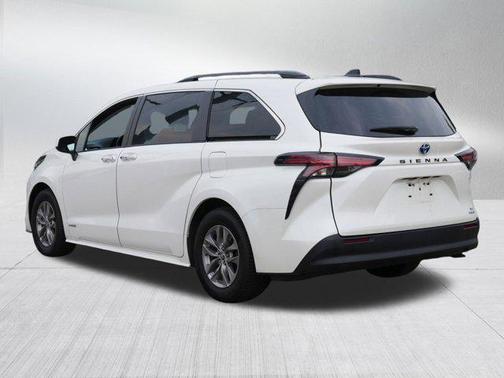 2021 Toyota Sienna XLE 7 Passenger