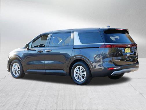 2023 Kia Carnival LX