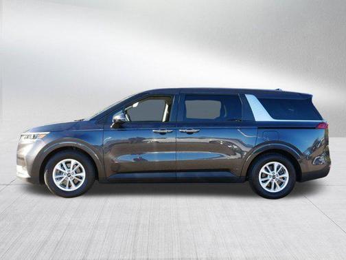 2023 Kia Carnival LX