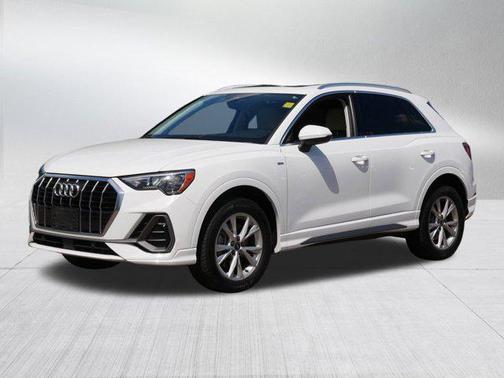 2022 Audi Q3 45 S line Premium