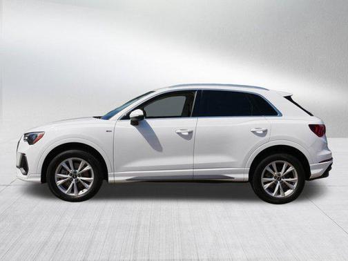 2022 Audi Q3 45 S line Premium