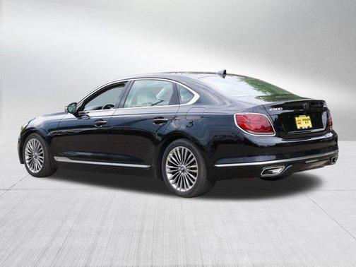 2020 Kia K900 Luxury