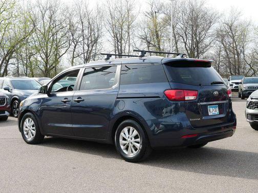 2015 Kia Sedona LX