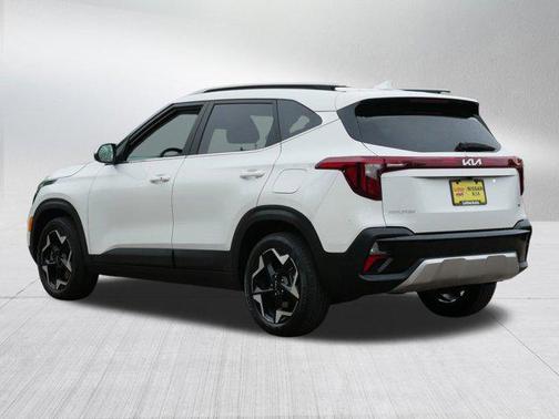 Snow White Pearl 2024 Kia Seltos EX
