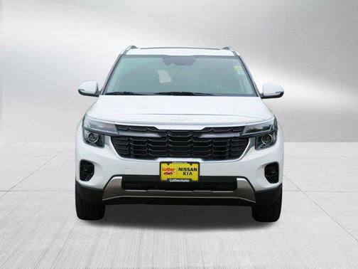 Snow White Pearl 2024 Kia Seltos EX