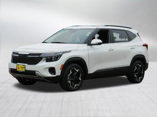 Snow White Pearl 2024 Kia Seltos EX