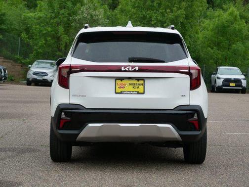 Snow White Pearl 2024 Kia Seltos EX