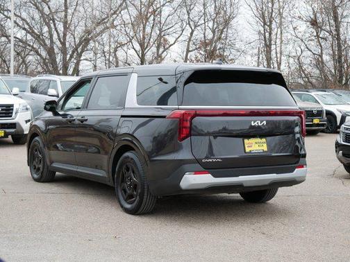 2025 Kia Carnival LXS