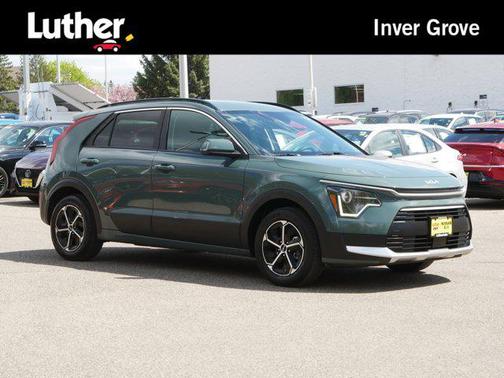 Cityscape Green 2023 Kia Niro EX