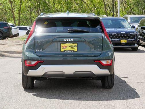 Cityscape Green 2023 Kia Niro EX
