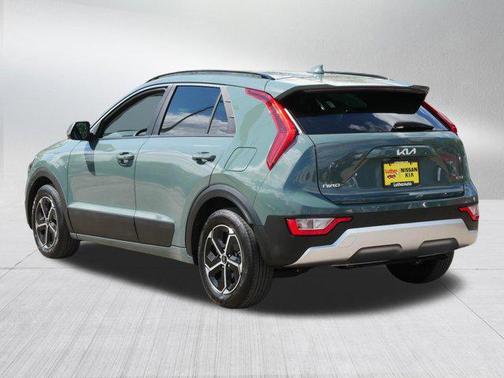 Cityscape Green 2023 Kia Niro EX