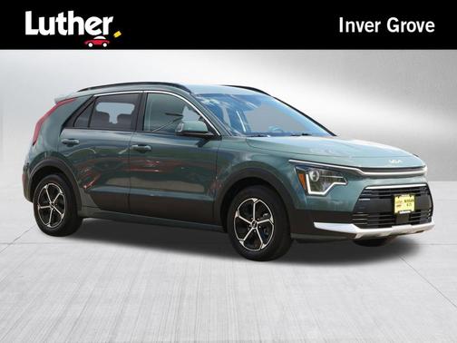 Cityscape Green 2023 Kia Niro EX