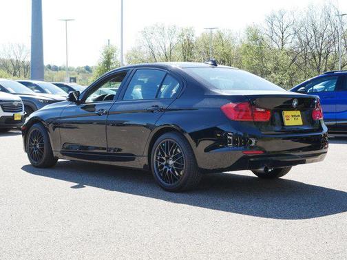 Black 2015 BMW 320 i