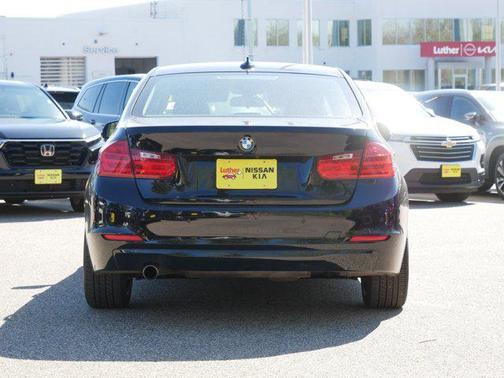 Black 2015 BMW 320 i