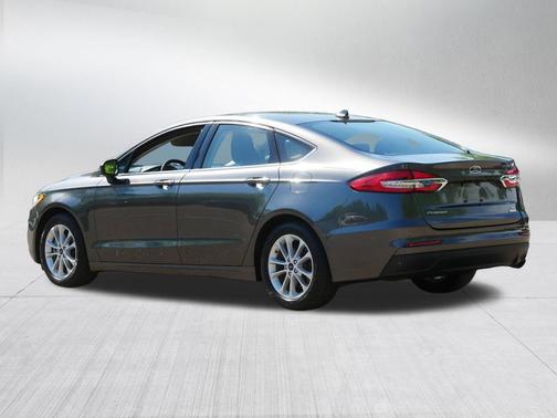 Magnetic Metallic 2019 Ford Fusion SE