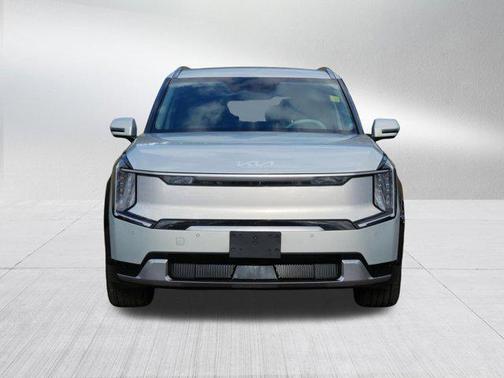 Ivory Silver 2024 Kia EV9 Land