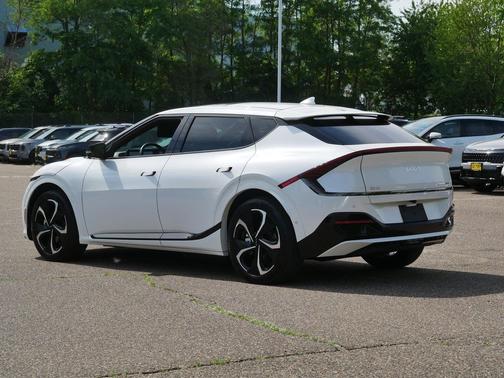 Snow White Pearl 2024 Kia EV6 GT-Line