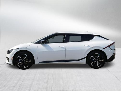 Snow White Pearl 2024 Kia EV6 GT-Line