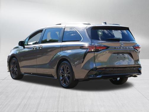 Predawn Gray Mica 2022 Toyota Sienna XSE 7 Passenger