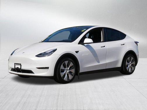 2022 Tesla Model Y Long Range Dual Motor All-Wheel Drive