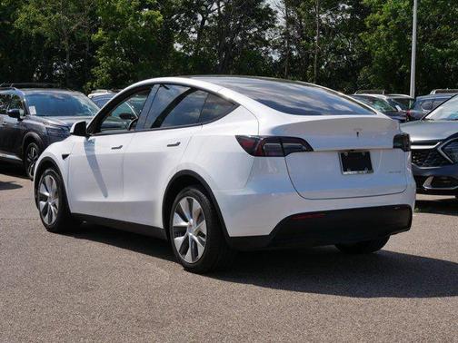 2022 Tesla Model Y Long Range Dual Motor All-Wheel Drive