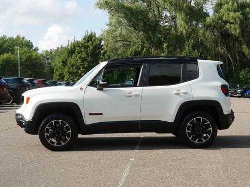 Alpine White Clearcoat 2023 Jeep Renegade Trailhawk