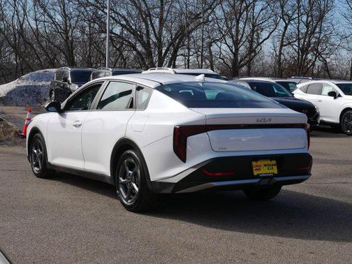 Snow White Pearl 2025 Kia K4 LXS