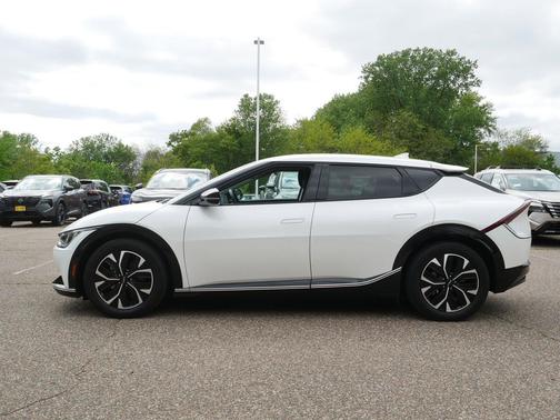 Snow White Pearl 2022 Kia EV6 Wind