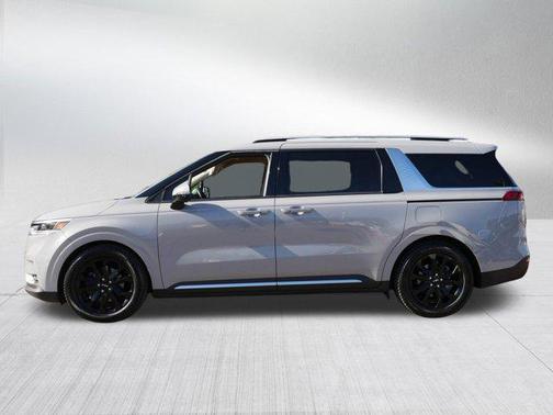 2022 Kia Carnival SX