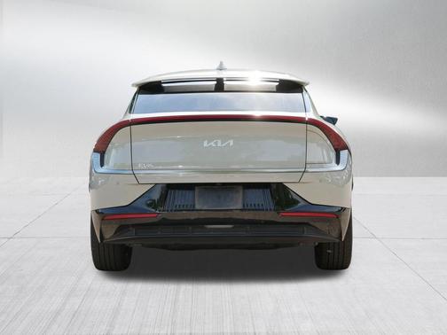 Glacier 2024 Kia EV6 Wind