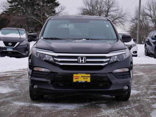 Photo 3 of 29 of 2016 Honda Pilot EX-L
