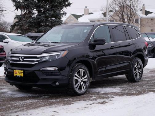 Photo 4 of 29 of 2016 Honda Pilot EX-L