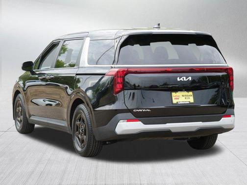 Aurora Black Pearl 2025 Kia Carnival LXS