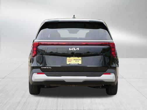 Aurora Black Pearl 2025 Kia Carnival LXS