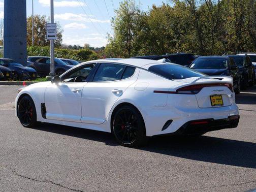2022 Kia Stinger GT2