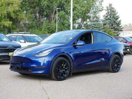 2022 Tesla Model Y Long Range Dual Motor All-Wheel Drive